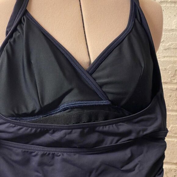 Lands End Womens Solid Ruched Slimming Halter Tankini Swim Top Size 8 NWT - Picture 7 of 9